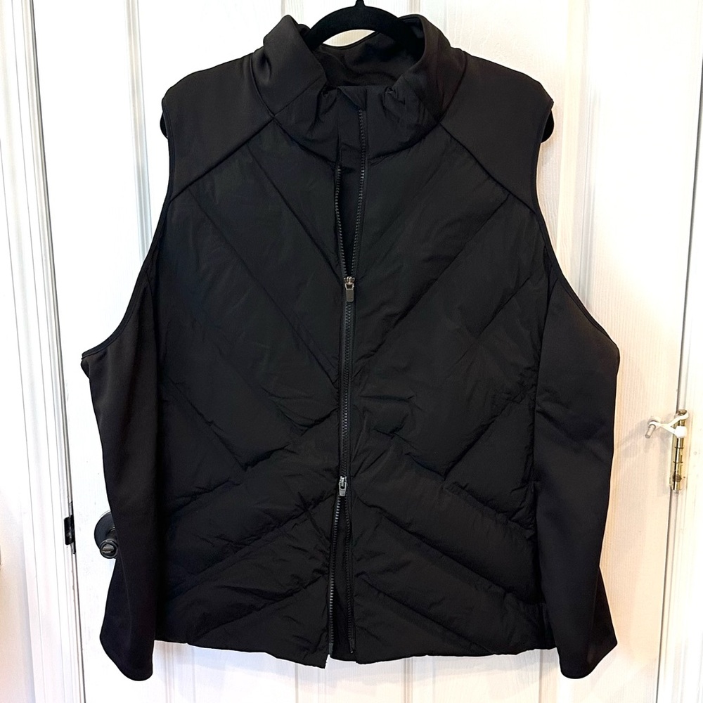 NWOT Athleta Chevron Puffer Vest